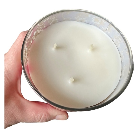 Bath & Body Works Japanese Cherry Blossom Three Wick Candle 14.5 oz NEW - Picture 3 of 8